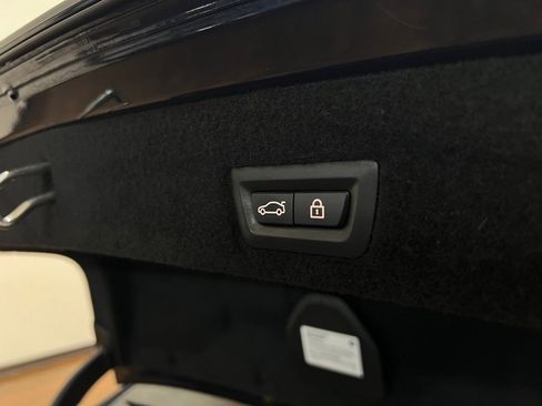 Used 2018 BMW 740i image 15