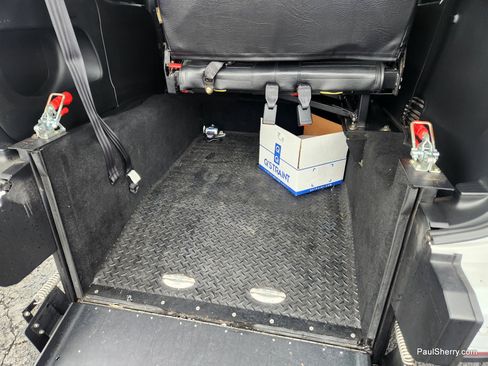 Used 2024 Chrysler Pacifica Touring image 32