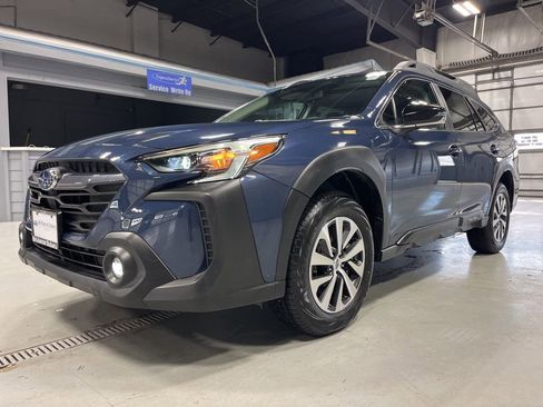 Certified 2025 Subaru Outback Premium AWD/4WD image 5
