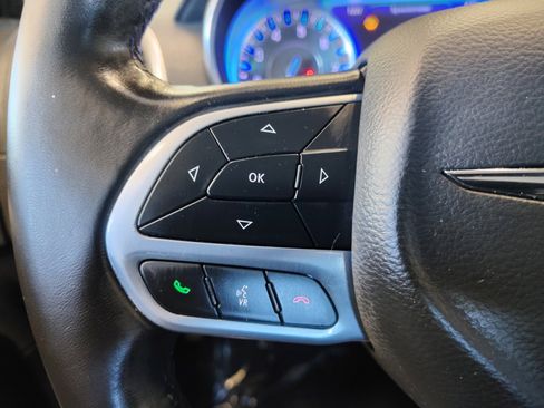 Used 2020 Chrysler 300 Touring image 17