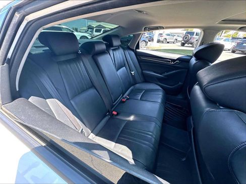 Used 2020 Honda Accord Touring image 28