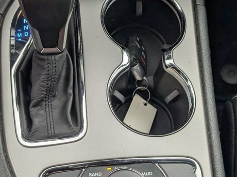 Used 2018 Jeep Grand Cherokee Limited AWD/4WD image 22