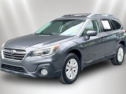 Used 2018 Subaru Outback 2.5i Premium AWD/4WD image 3