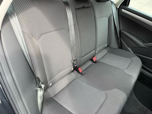 Used 2012 Volkswagen Passat 2.5 S image 8