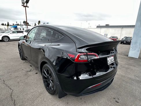 Used 2023 Tesla Model Y Long Range AWD/4WD image 4