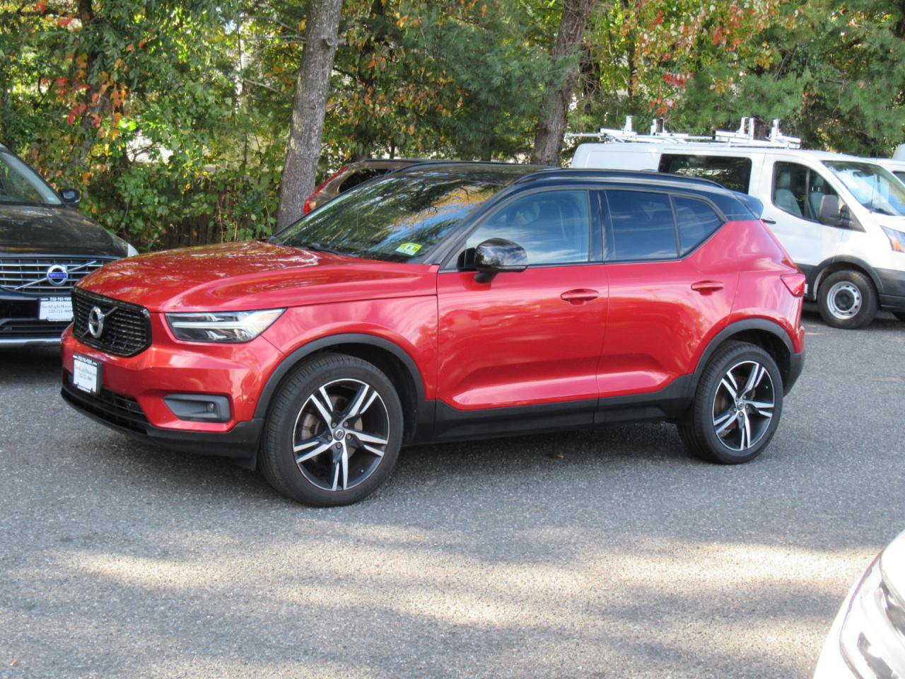 Used 2019 Volvo XC40 T5 R-Design AWD/4WD image 2