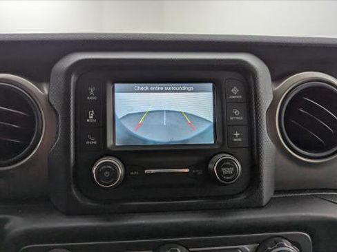 Used 2018 Jeep Wrangler Unlimited Sport S image 29