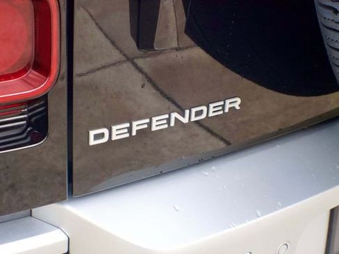 Used 2025 Land Rover Defender 110 S AWD/4WD image 14