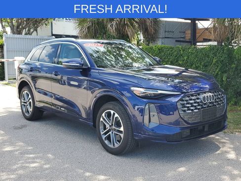 Certified 2025 Audi Q5 Premium Plus w/ Premium Plus AWD/4WD image 1