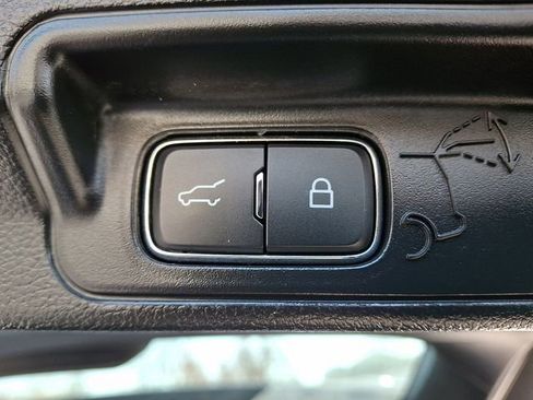 Certified 2022 Ford Explorer XLT w/ Equipment Group 202A AWD/4WD image 29