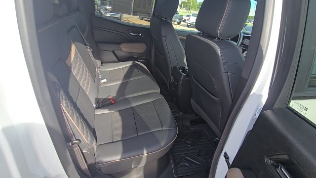 Used 2024 GMC Canyon Denali AWD/4WD image 18