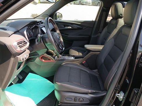 Used 2022 Chevrolet TrailBlazer RS w/ Sun and Liftgate Package image 12