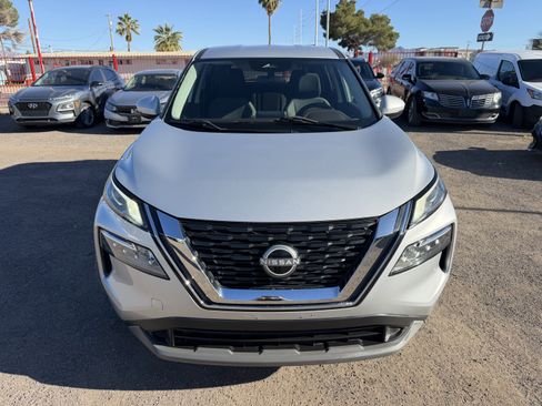 Used 2023 Nissan Rogue SV FWD image 2