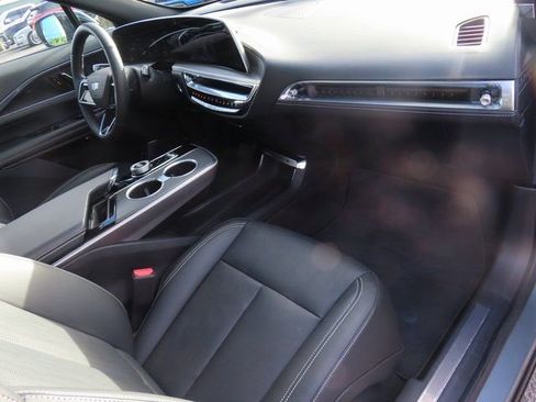 Used 2024 Cadillac Lyriq Luxury image 45