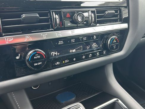 New 2026 Nissan Pathfinder SL AWD/4WD image 19