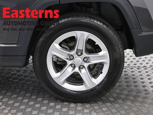 Used 2024 Jeep Compass Latitude AWD/4WD image 29