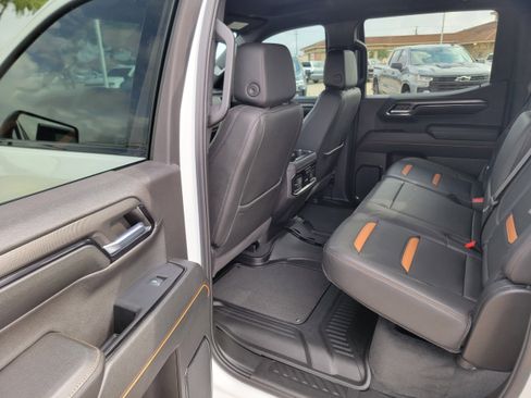 Used 2024 GMC Sierra 1500 AT4 w/ Technology Package image 11