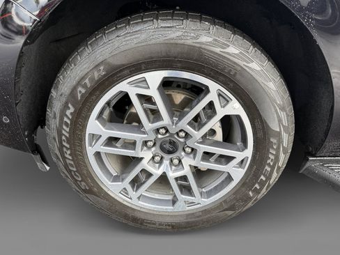 Certified 2025 Ford Expedition Active AWD/4WD image 9