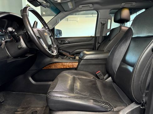 Used 2018 Chevrolet Suburban Premier image 2