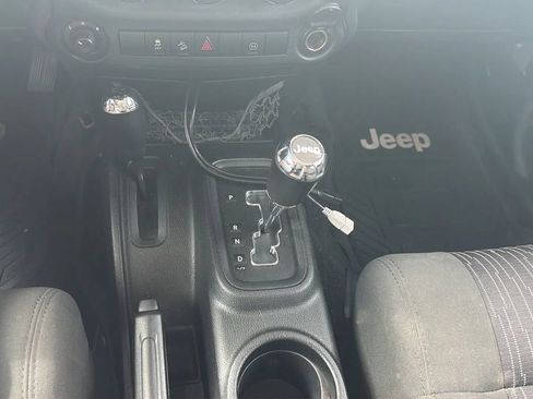 Used 2012 Jeep Wrangler Unlimited Sahara w/ Dual Top Group AWD/4WD image 26