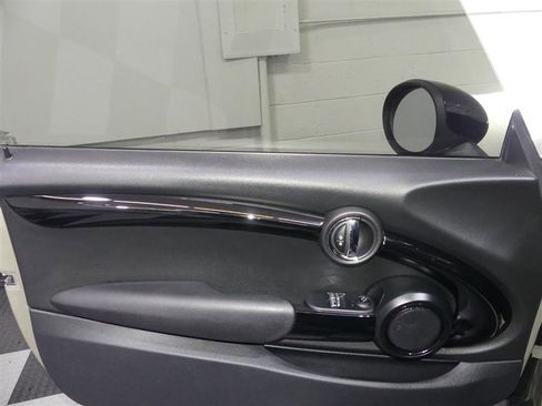 Used 2019 MINI Cooper S w/ Signature Upholstery Package image 16