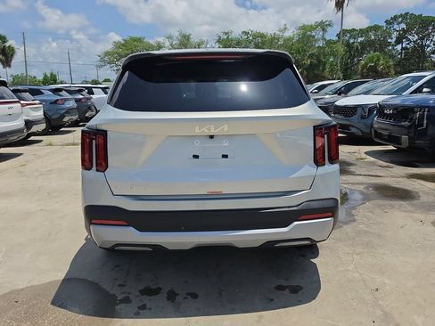 New 2026 Kia Sorento LX FWD image 7