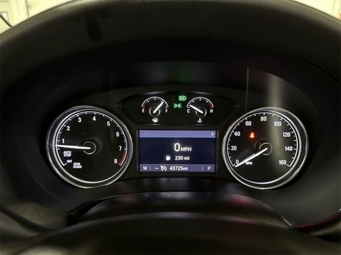 Used 2023 Buick Enclave Essence image 11