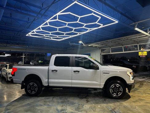 Used 2022 Ford F150 Lightning Pro image 8