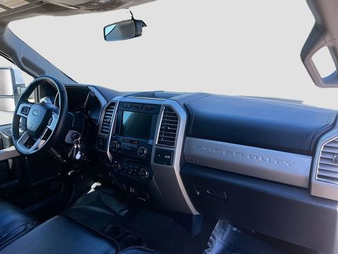 Used 2017 Ford F250 Lariat w/ Lariat Value Package image 29