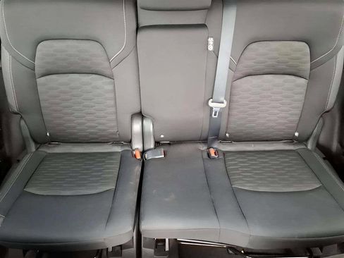 Used 2023 Nissan Pathfinder S image 17