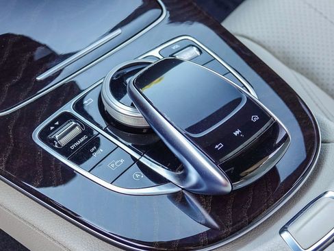 Used 2019 Mercedes-Benz E 300 image 22