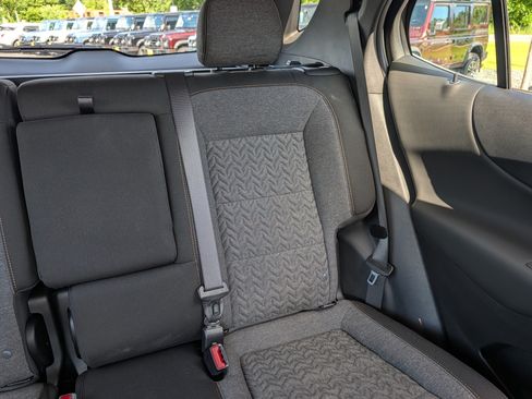 Used 2024 Chevrolet Equinox LT AWD/4WD image 15