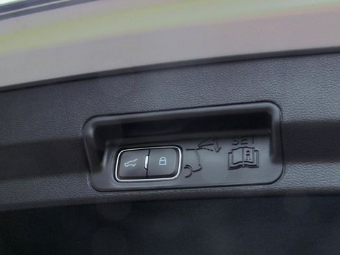Used 2020 Ford Explorer Limited RWD image 16