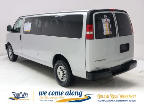 Used 2019 Chevrolet Express 3500 LS RWD image 6