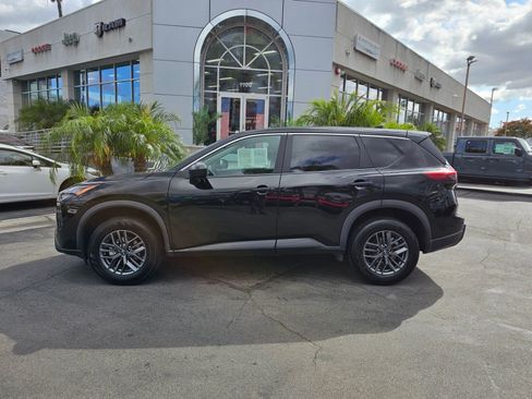 Used 2024 Nissan Rogue S FWD image 4