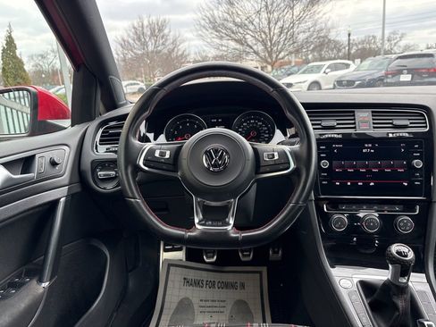 Used 2018 Volkswagen GTI SE image 22