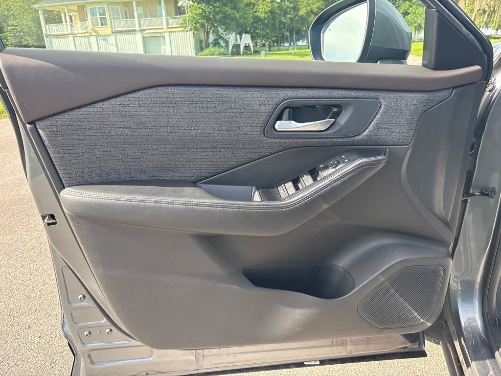 Used 2023 Nissan Rogue SV AWD/4WD image 11