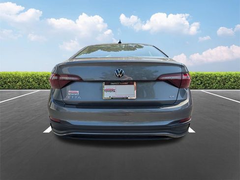Used 2024 Volkswagen Jetta SE FWD image 6