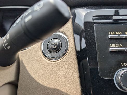 Used 2014 Nissan Rogue SV AWD/4WD image 25