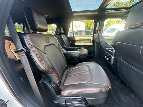 Used 2021 Ford Expedition King Ranch image 19