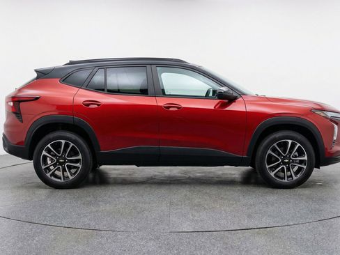 Used 2025 Chevrolet TrailBlazer LT image 11