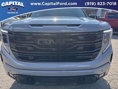 Used 2024 GMC Sierra 1500 AT4 w/ Technology Package AWD/4WD image 10