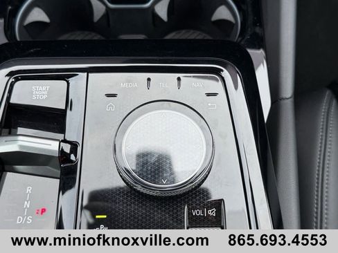 Used 2025 BMW 530i xDrive AWD/4WD image 25