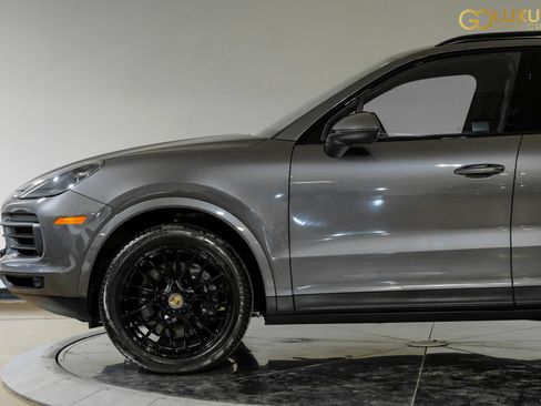 Used 2023 Porsche Cayenne Platinum Edition AWD/4WD image 14