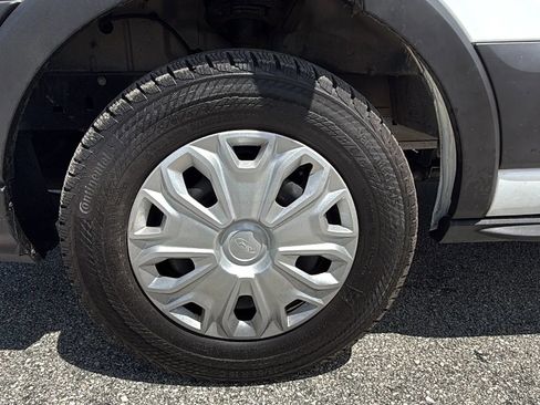 Used 2024 Ford Transit 250 Low Roof w/ Exterior Upgrade Package RWD image 18