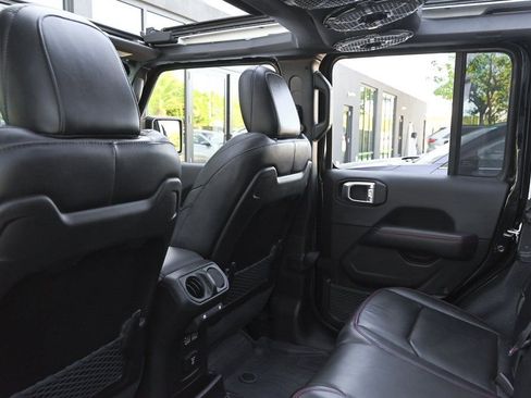 Used 2024 Jeep Wrangler Unlimited Rubicon image 15