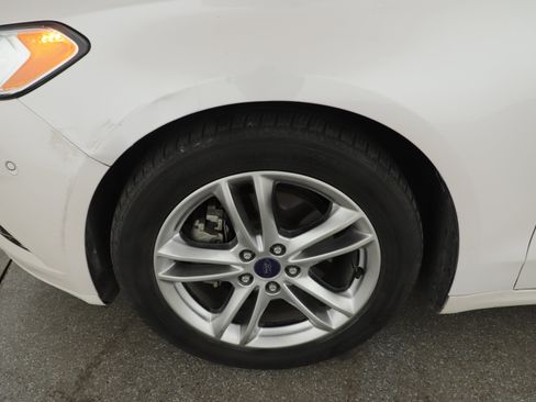 Used 2016 Ford Fusion Titanium image 4