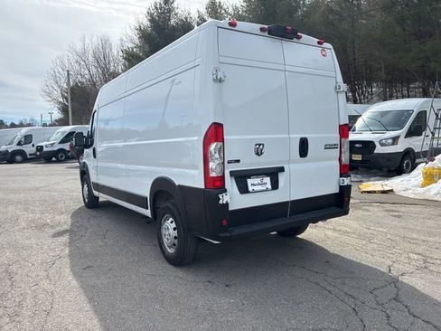 Used 2024 RAM ProMaster 2500 w/ Convenience Group image 12