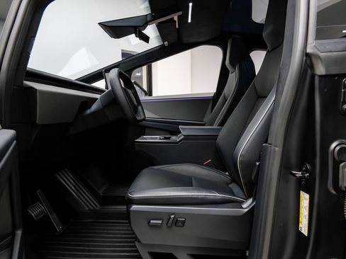 Used 2024 Tesla Cybertruck Cyberbeast AWD/4WD image 8