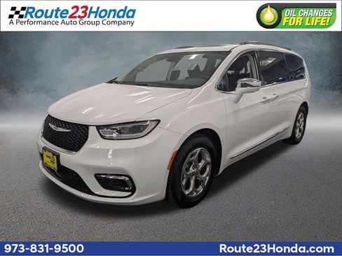 Used 2022 Chrysler Pacifica Limited FWD image 1